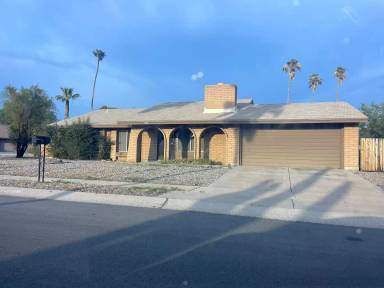 Main picture of 7390 N Heathcliff Ave