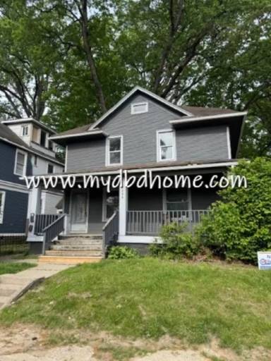 Main picture of 3006 Thompson Ave