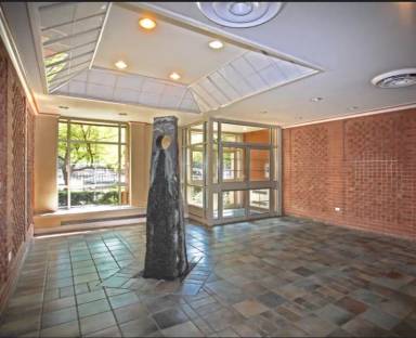 Main picture of 315 2nd Ave