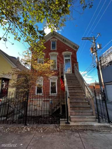 Main picture of 1944 N Winchester Ave