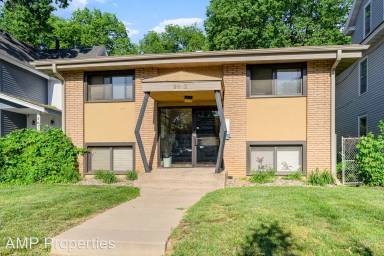 Main picture of 2612 Pillsbury Ave S