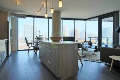 Main picture of 810 W Lake St
