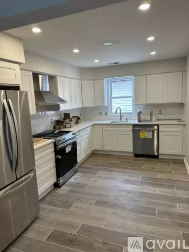 Main picture of 320 Pennington St