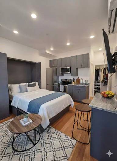 Main picture of 165 Hawthorne St