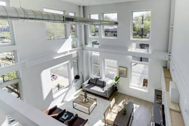 Main picture of 3018 12th St NE