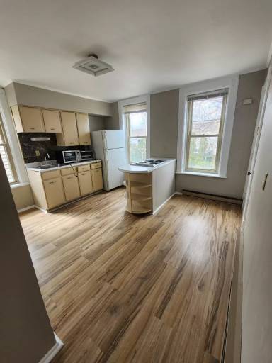 Main picture of 1863 9th Ave