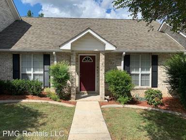 Main picture of 900 Stephen Dr