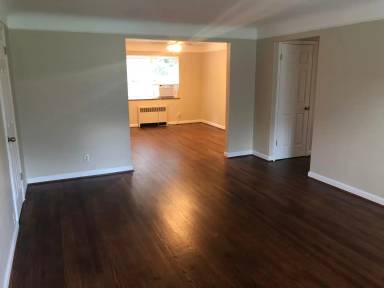 Main picture of 5562 Beechmont Ave