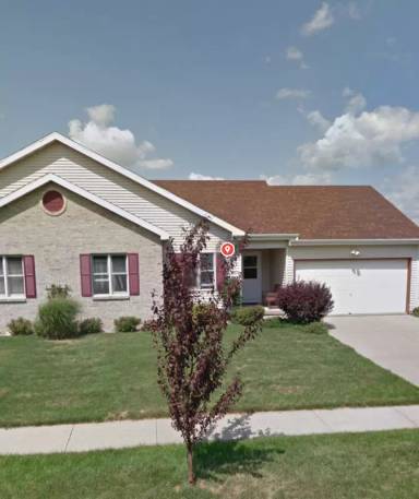 Main picture of 303 E Parkview St