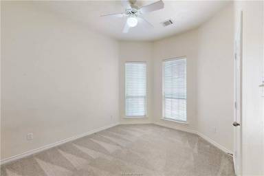 Main picture of 907 Scoffield Dr