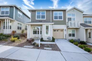 Main picture of 977 Prospect Ave