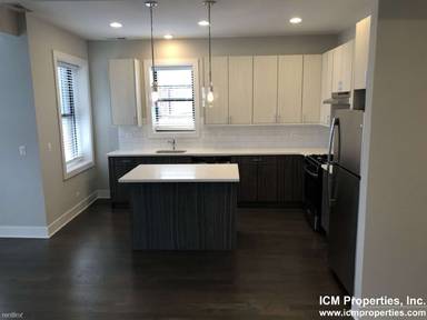 Main picture of 2618-26 N Rockwell St