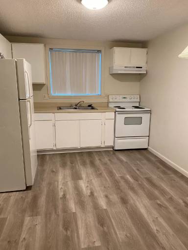 Main picture of 34 Pleasant St