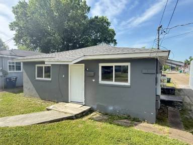 Main picture of 1800 Carson Ave