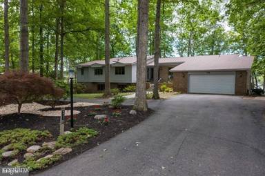 Main picture of 110 Castle Hill Ct