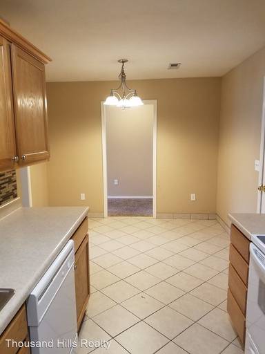 Main picture of 210 Forest Ln