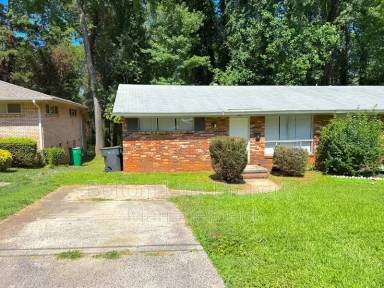Main picture of 561 Blendwood Dr