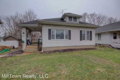 Main picture of 811 Grand Ct