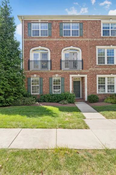 Main picture of 43728 Gold Hill Sq