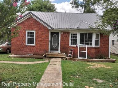 Main picture of 2040 E College St