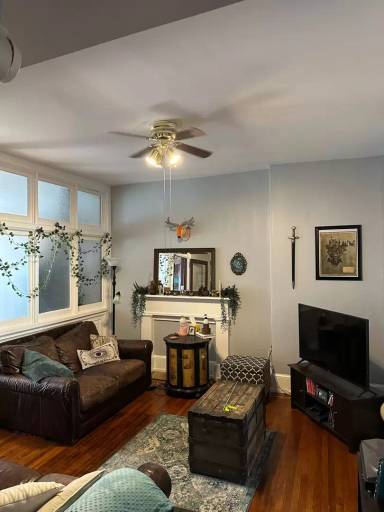 Main picture of 220 Bridge St