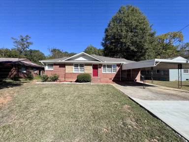 Main picture of 2835 Hawthorne Dr