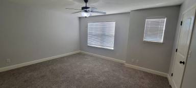 Main picture of 9415 N Lenox Ave