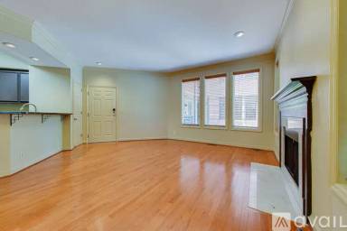 Main picture of 2110 Portland Ave