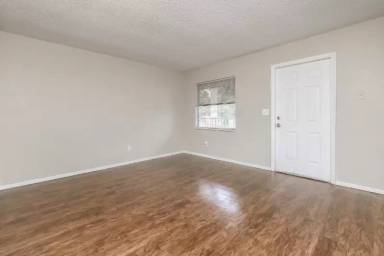 Main picture of 7770 Starkey Rd