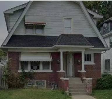 Main picture of 810 Lenox Ave