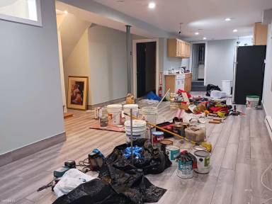Main picture of 125 Bay 46th St