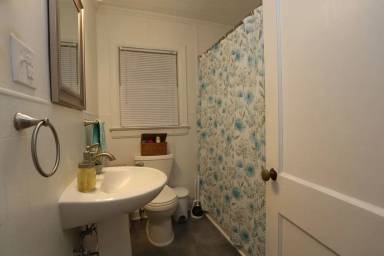 Main picture of 206 E Grady St