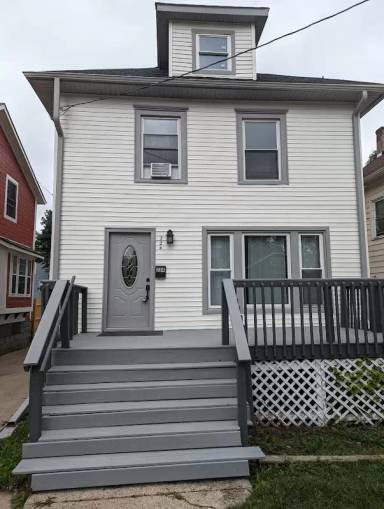 Main picture of 224 Clifford St