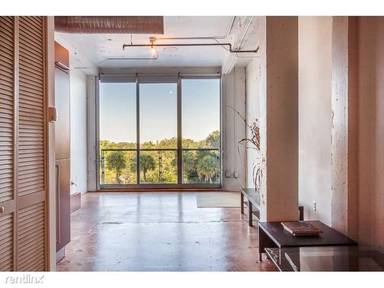 Main picture of 8103 Biscayne Blvd
