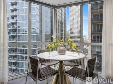 Main picture of 8 W Maple St