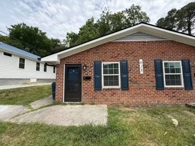Main picture of 615A Burlington Ave