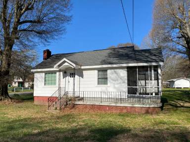 Main picture of 100 Stroupe St
