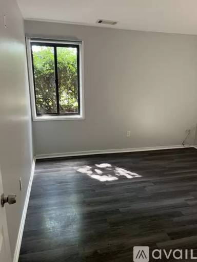 Main picture of 527 Florida Ave