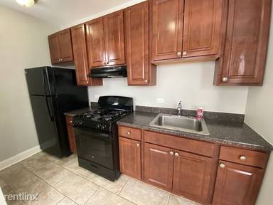 Main picture of 3222 N Karlov Ave