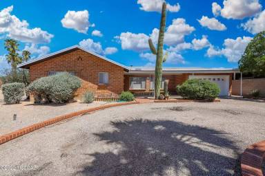 Main picture of 5201 E 17th St