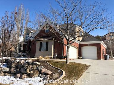 Main picture of 68 N Fairway Dr