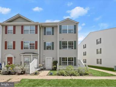Main picture of 10 Ironstone Ct