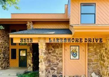 Main picture of 3513 Lakeshore Dr