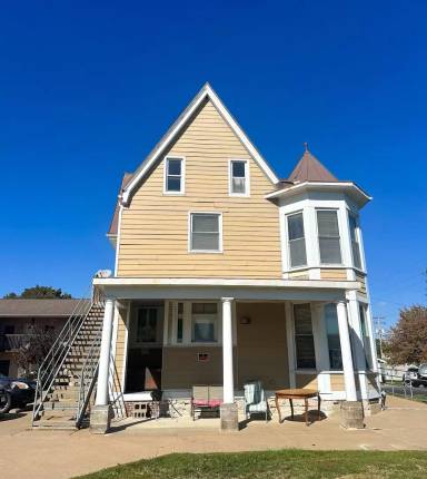 Main picture of 1527 Locust St