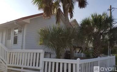 Main picture of 2477 S Fletcher Ave