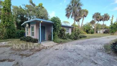 Main picture of 240 W Mariana Ave