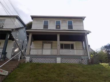 Main picture of 63 Maplewood St