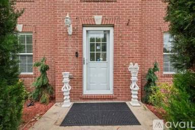 Main picture of 482 Shelbourne Dr