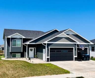 Main picture of 120 Fiechtner Dr