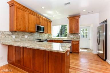 Main picture of 346 Highland Ave